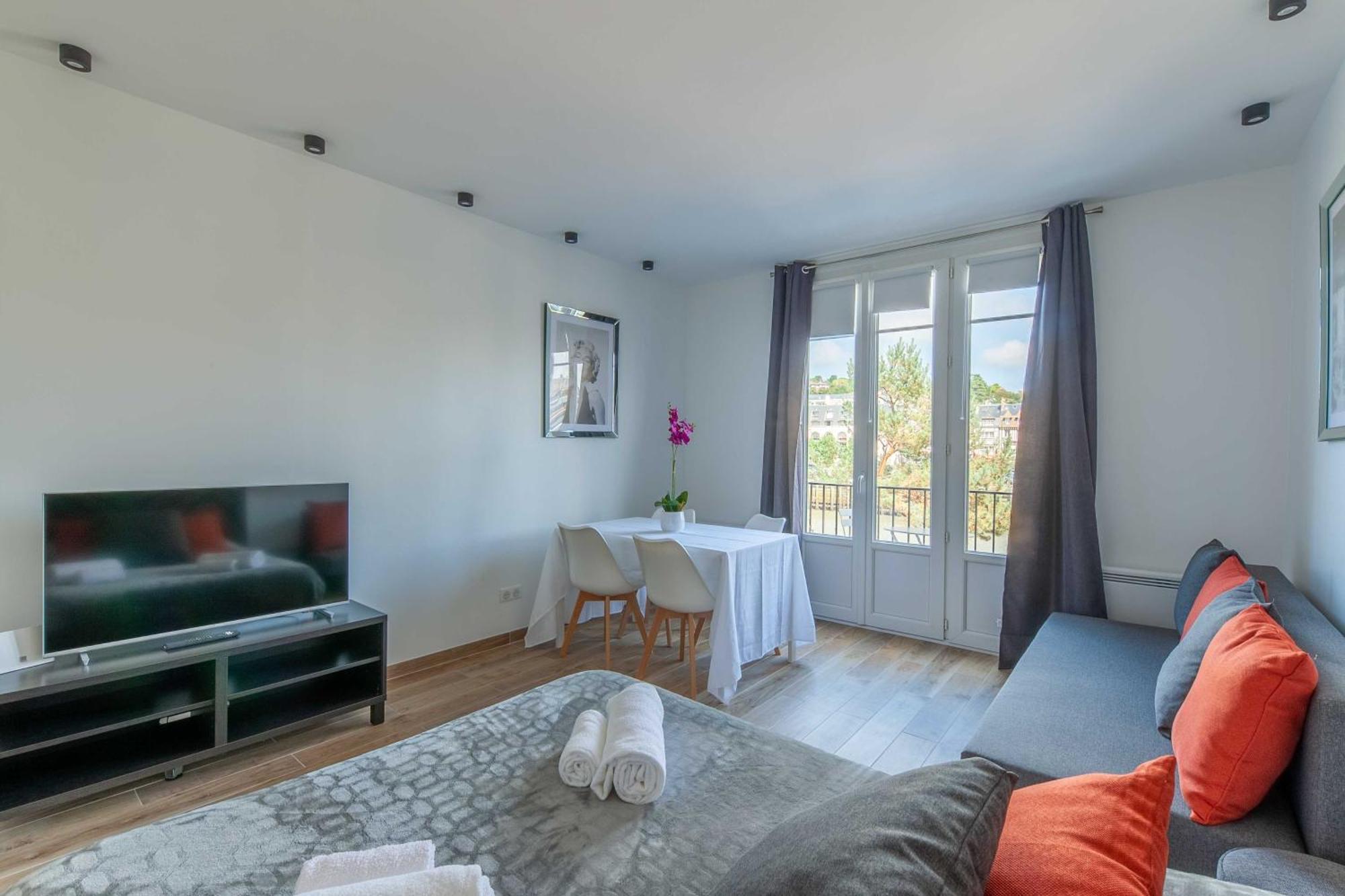 Studio Sleeps 4 With Terrace, 500M Place Morny Deauville Exterior foto