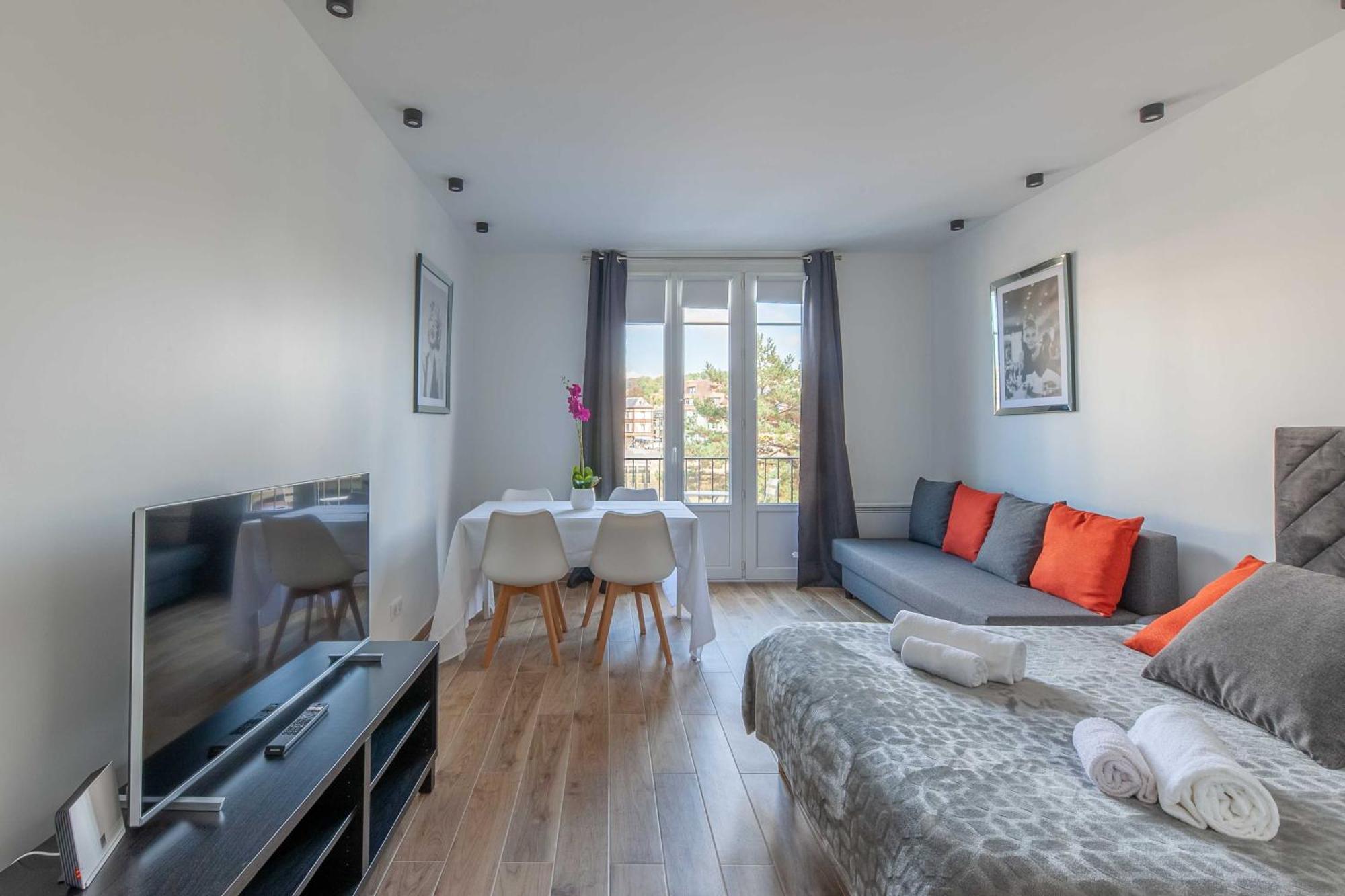Studio Sleeps 4 With Terrace, 500M Place Morny Deauville Exterior foto